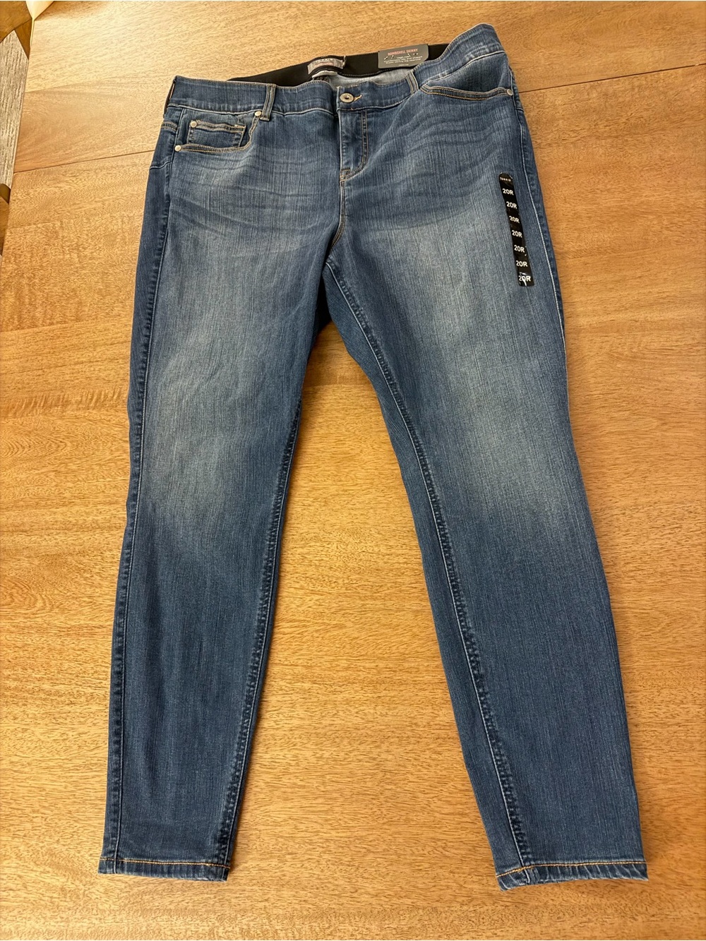 Torrid NWT Denim Bombshell Premium Skinny Stretch Jeans Size 20R
